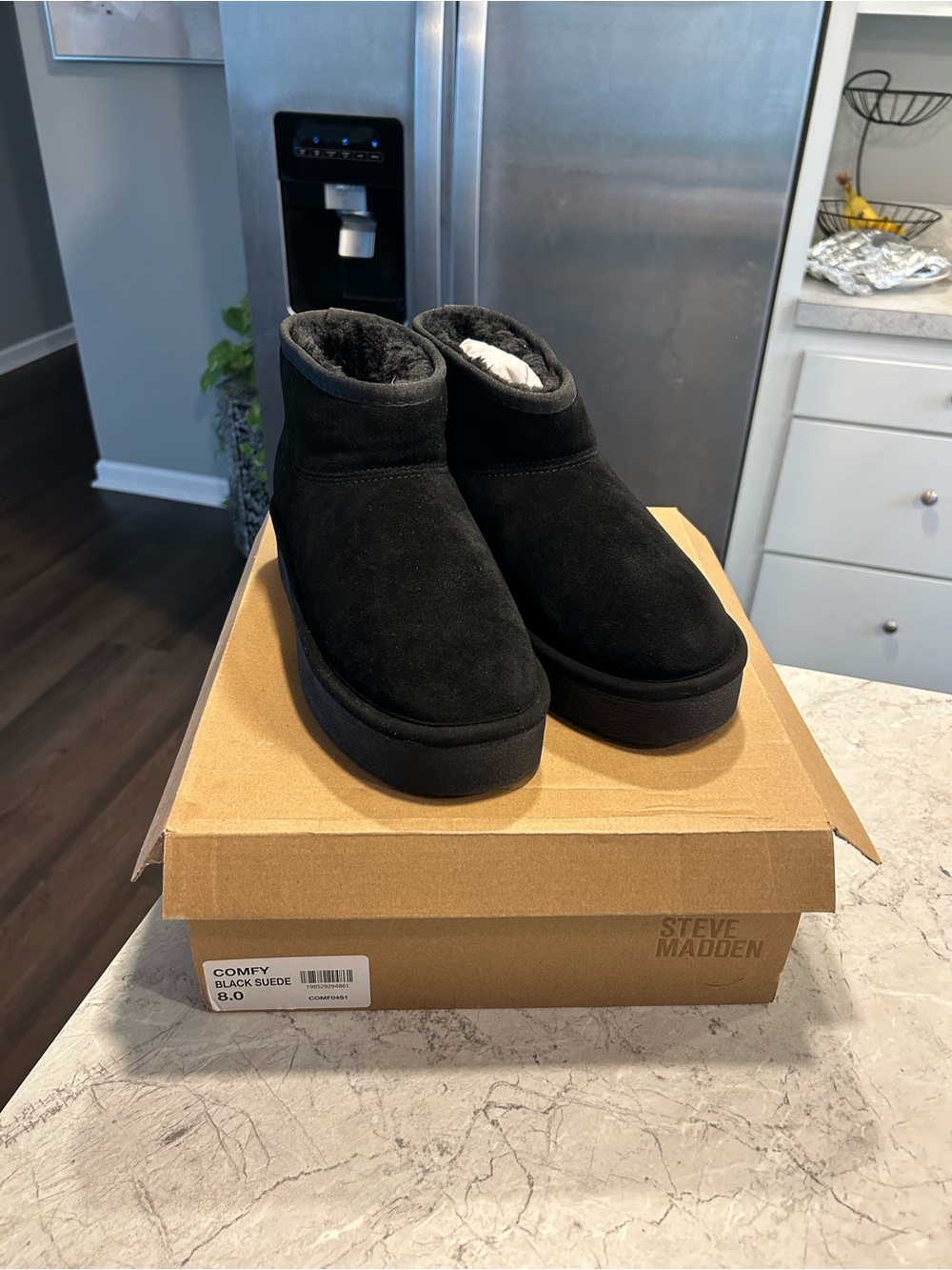 Steve Madden Black suede bootys